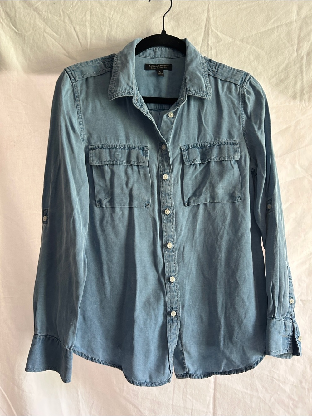 Banana Republic Light Blue Women's Button-Down Shirt size Small